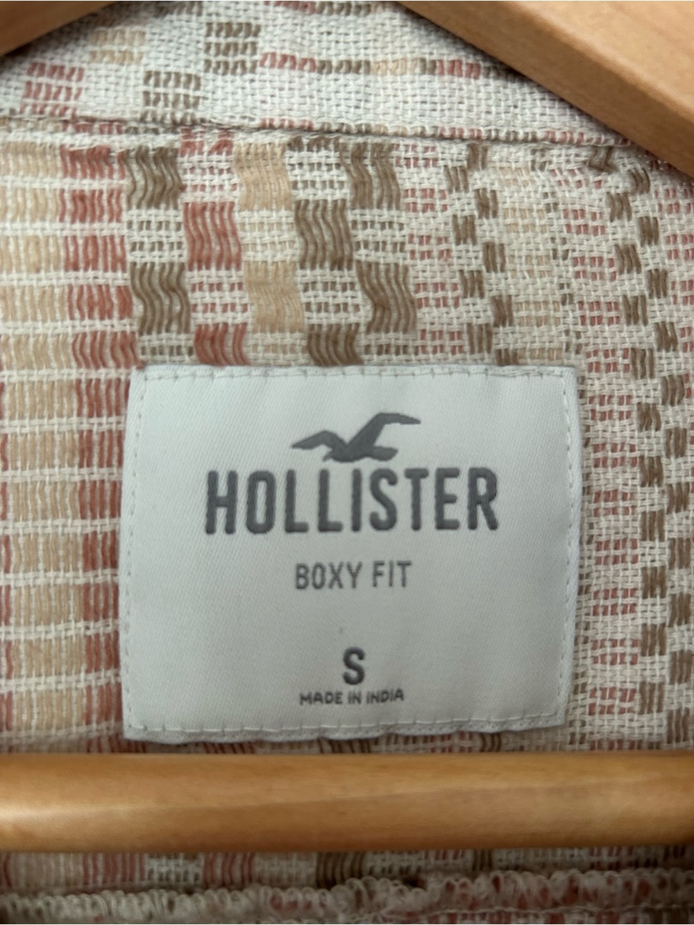 Hollister Short Sleeve Button-Up Shirt - Picture 4 of 8